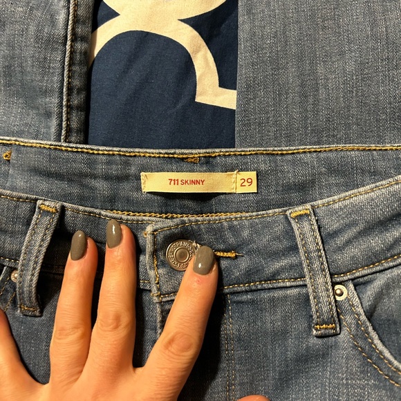EUc Levi’s 711 Distressed Skinny’s 29 - Picture 2 of 4